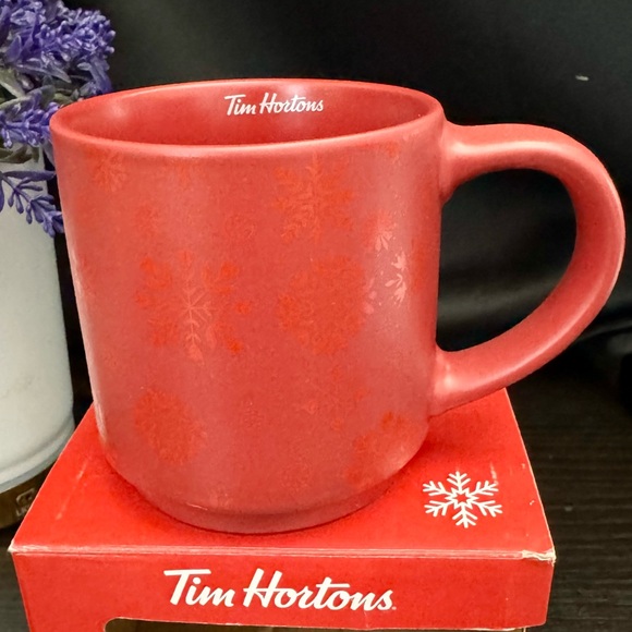 TIM HORTONS HOLIDAY SNOWFLAKE  MUG 2018 - NIB - Picture 1 of 15
